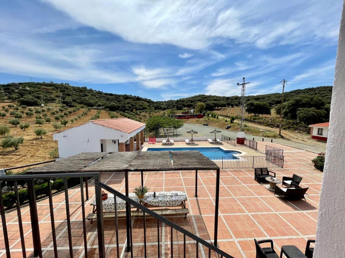 Santa Marta Complejo Rural Con Pista De Padel Guest House Archidona Exterior foto